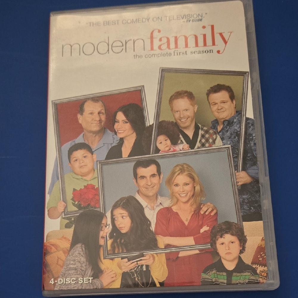 Modern Family: The Complete First Season DVD Set
